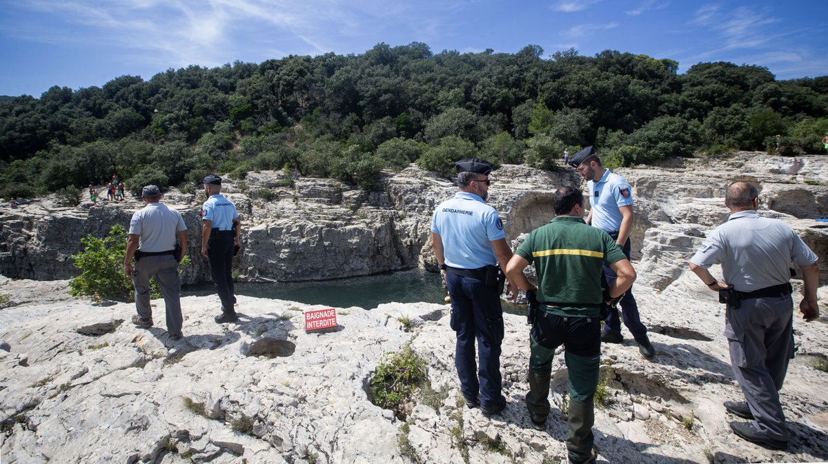 La Roque-sur-CÃ¨ze patrouille de polic renforcee feux (yp) casac