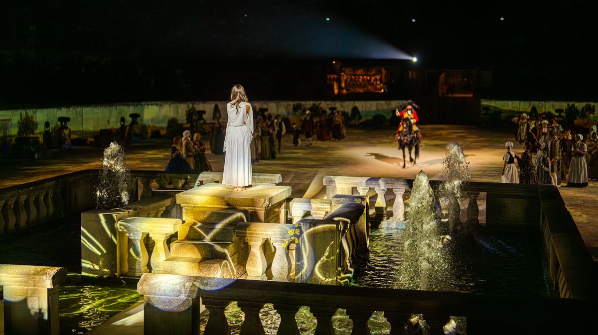 La légende des Jardins son et lumières 2024 Nîmes (Photo YourWolfAgency)