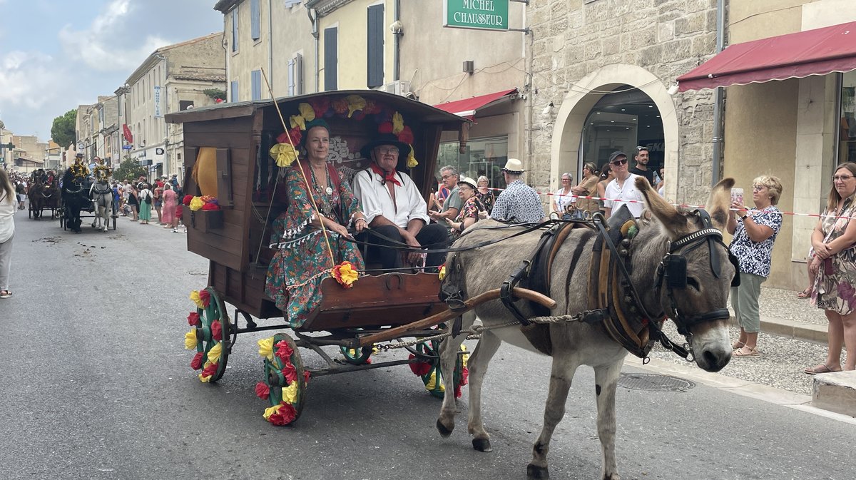 Féria de Saint-Gilles défilé de la Romería