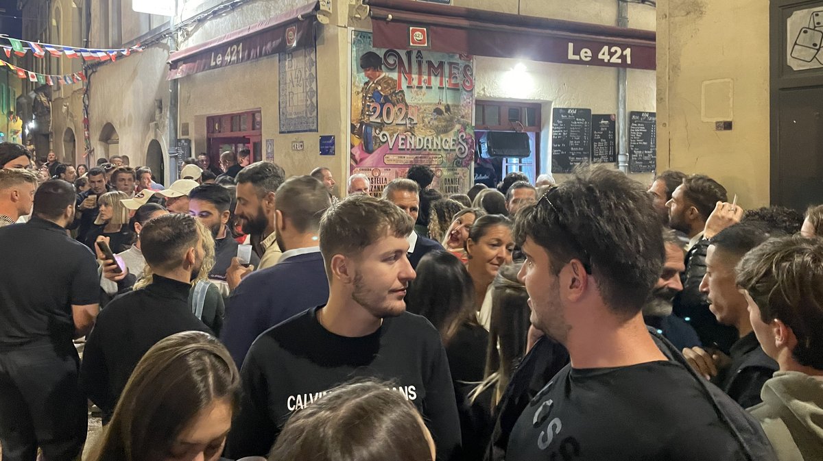 Rue Fresques, devant la bodega 421