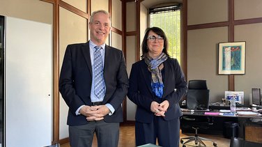 Patrick Saulnier, futur directeur de la Banque de France à Nîmes et Nathalie Ravet, actuelle directrice gardoise de l'institution (Photo Anthony Maurin)