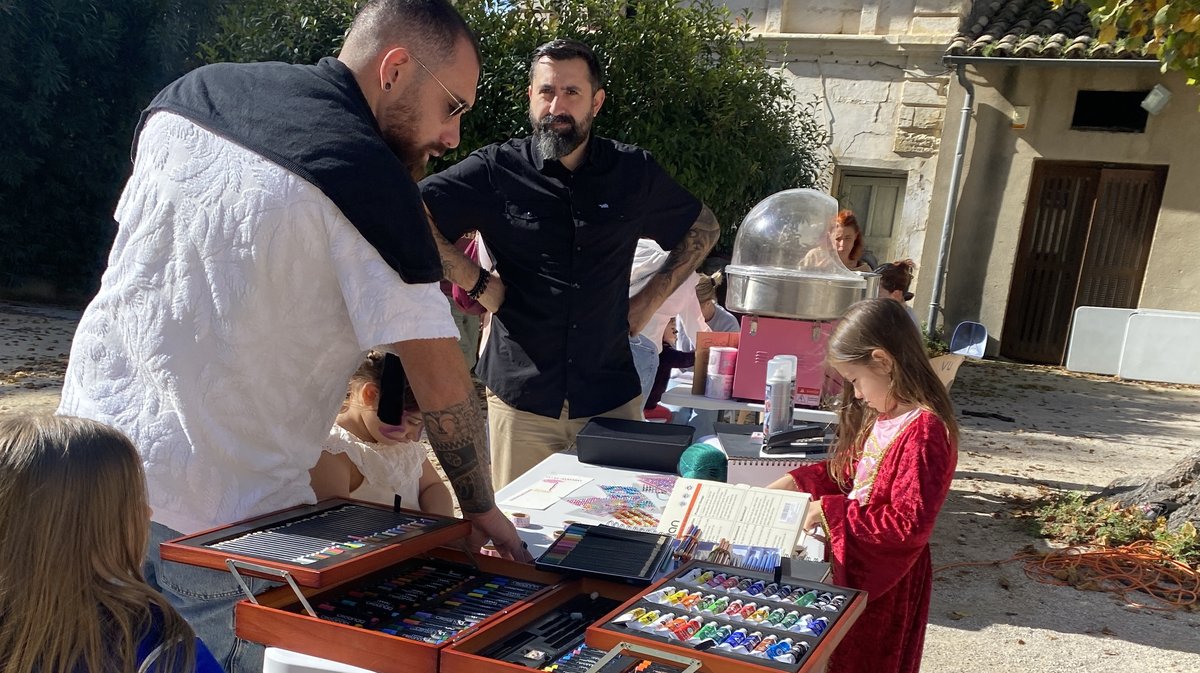 Des jeux pour les enfants aux fêtes Médiévales d'Uzès.