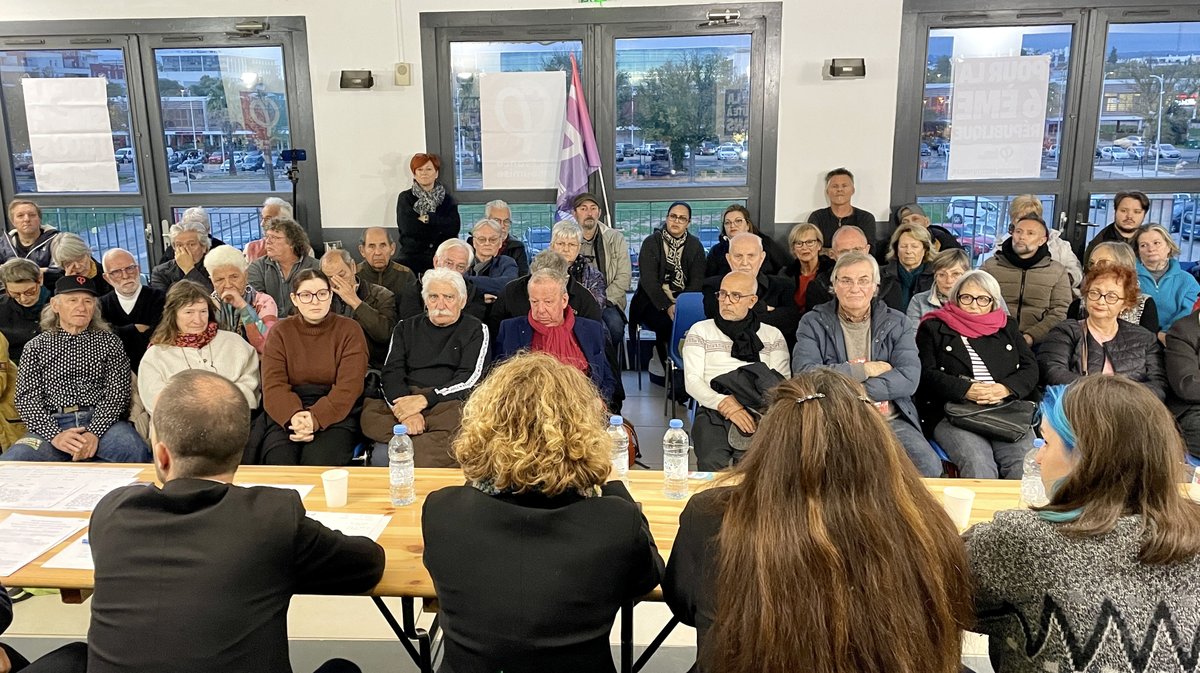 La France Insoumise Manuel Bompard Laure Pellet, Mathilde Houget, Leïla Taamal, Victoria Hunter Nîmes novembre 2024 (Photo Anthony Maurin)