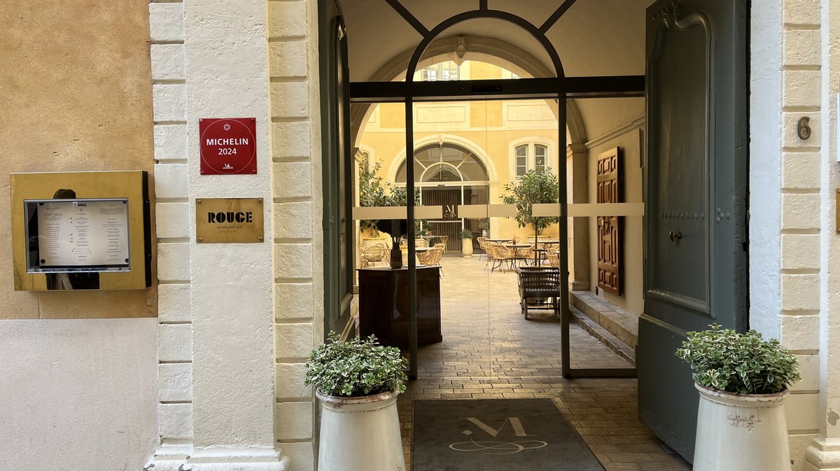 restaurant rouge déjeuner midi nîmes georgiana viou