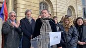 Patrick Laugier lors du rassemblement devant la municipalité d'Arles.