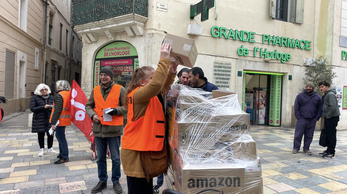 Attac Black Friday gaspillage et surproduction (Photo Anthony Maurin)