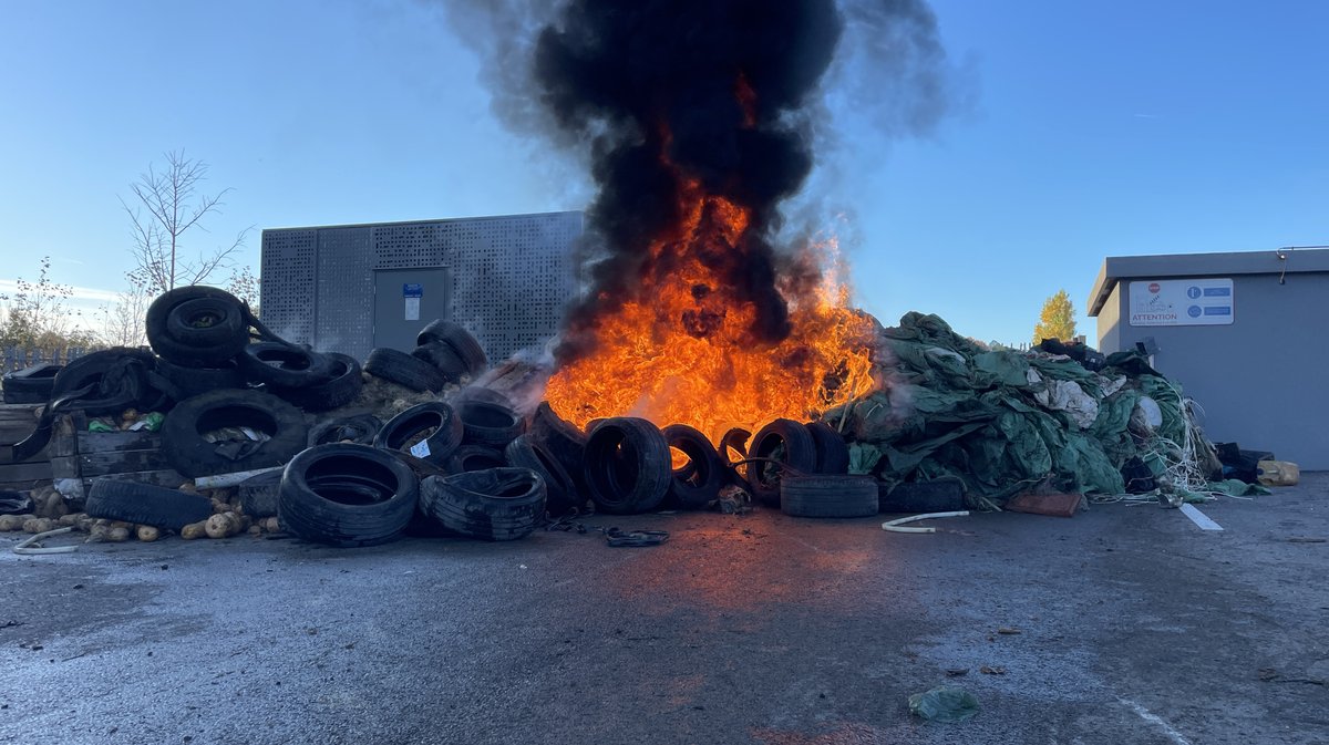 Manif agriculteurs Nîmes ASP MSA Crédit agricole plateforme logistique Grand Frais Mitra (Photo Anthony Maurin)