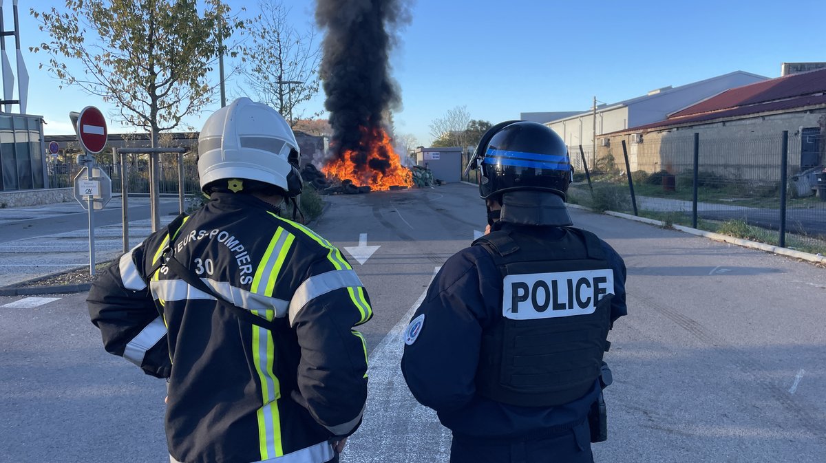 Manif agriculteurs Nîmes ASP MSA Crédit agricole plateforme logistique Grand Frais Mitra (Photo Anthony Maurin)