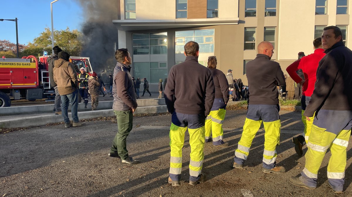 Manif agriculteurs Nîmes ASP MSA Crédit agricole plateforme logistique Grand Frais Mitra (Photo Anthony Maurin)