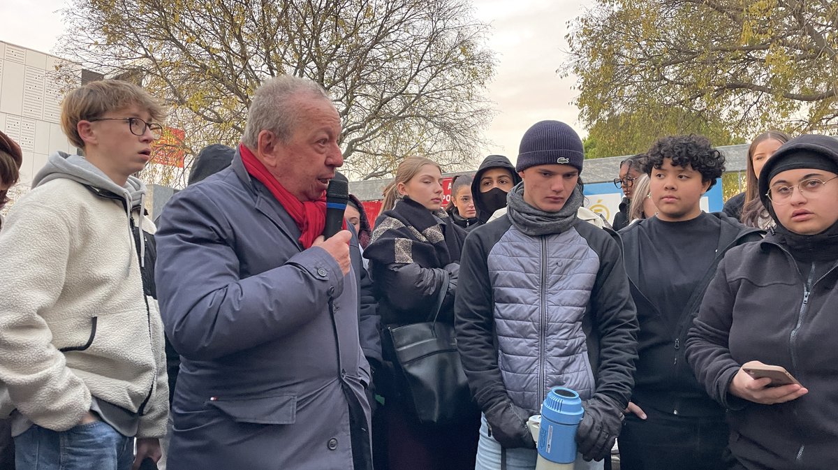 Blocage lycée Philippe Lamour Daudet (Photo Anthony Maurin)