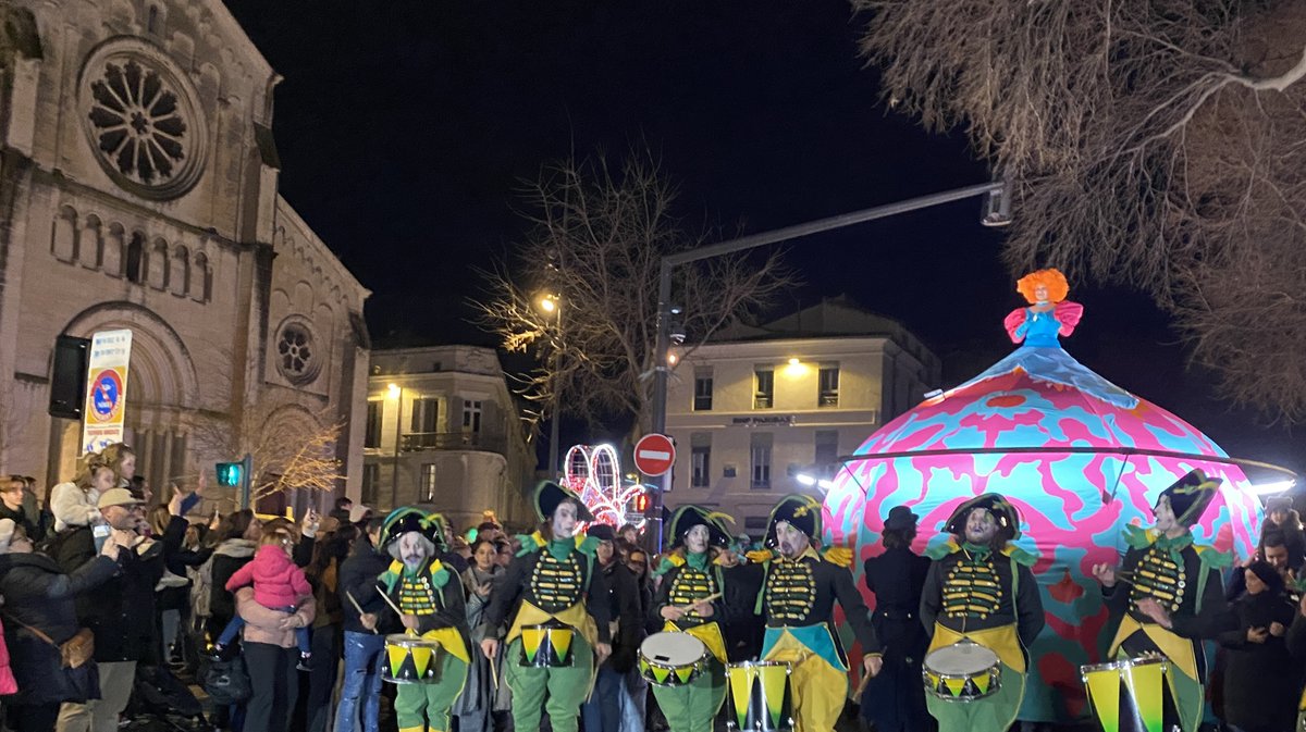 spectacle “Les poupées géantes”