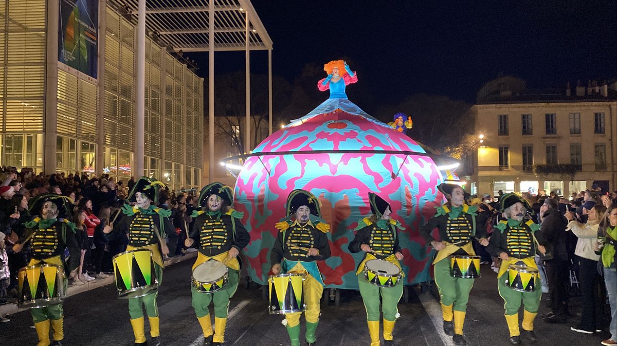 spectacle “Les poupées géantes”