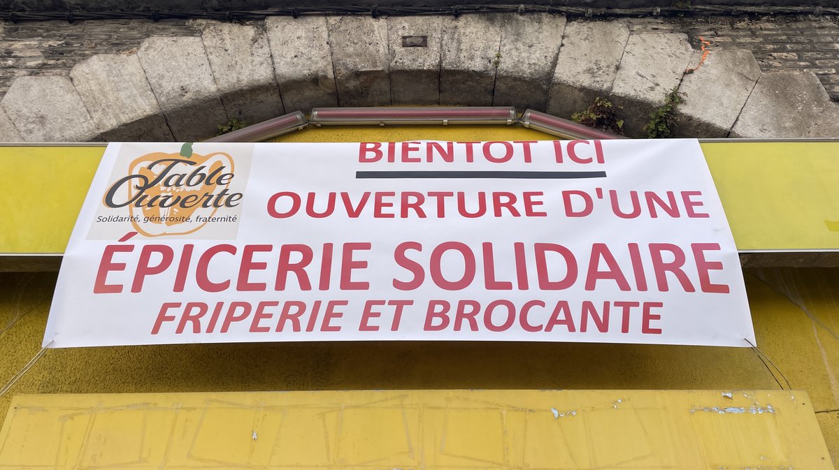 Table ouverte arches SNCF épicerie solidaire Pietro Truddaïu (Photo Anthony Maurin)