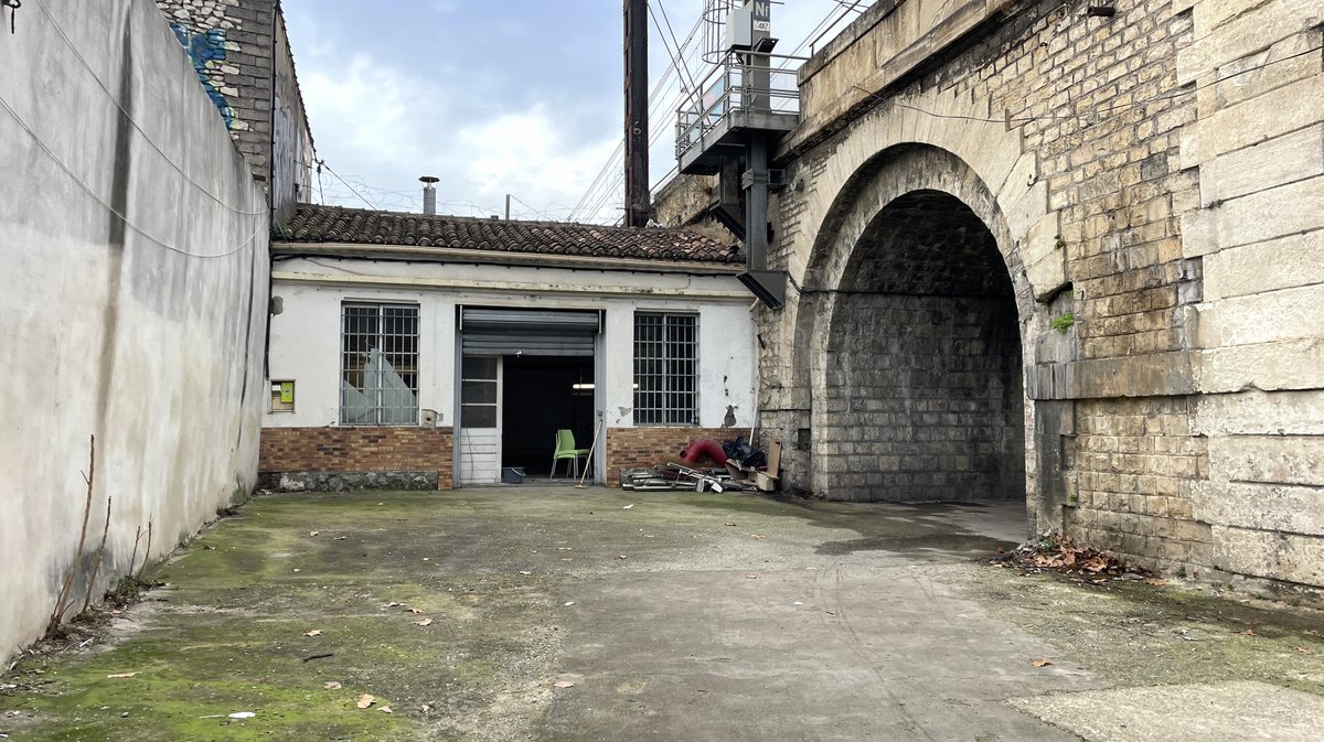 Table ouverte arches SNCF épicerie solidaire Pietro Truddaïu (Photo Anthony Maurin)