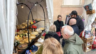 Marché Noël Nîmes place mère Teresa (Photo Anthony Maurin)