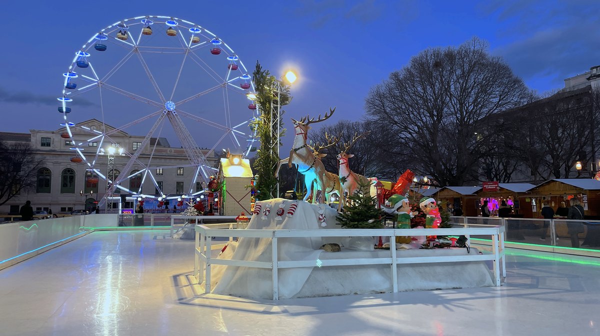 Patinoire éphémère arènes de Nîmes 2024 (Photo Anthony Maurin)