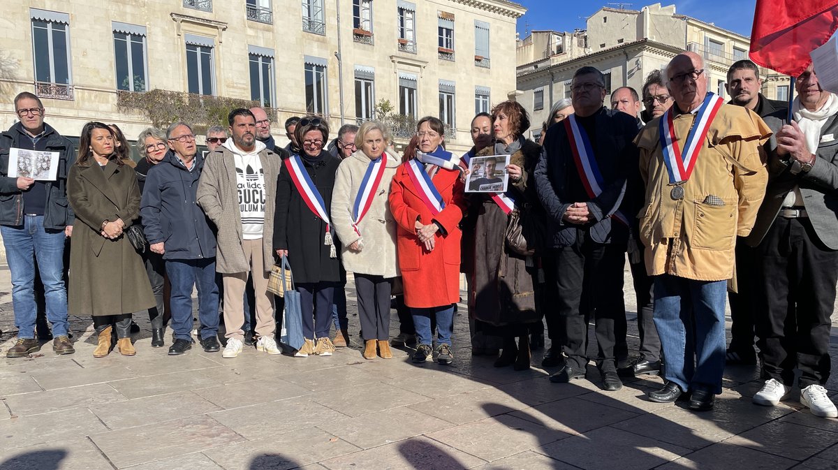 hommage charlie hebdo nîmes