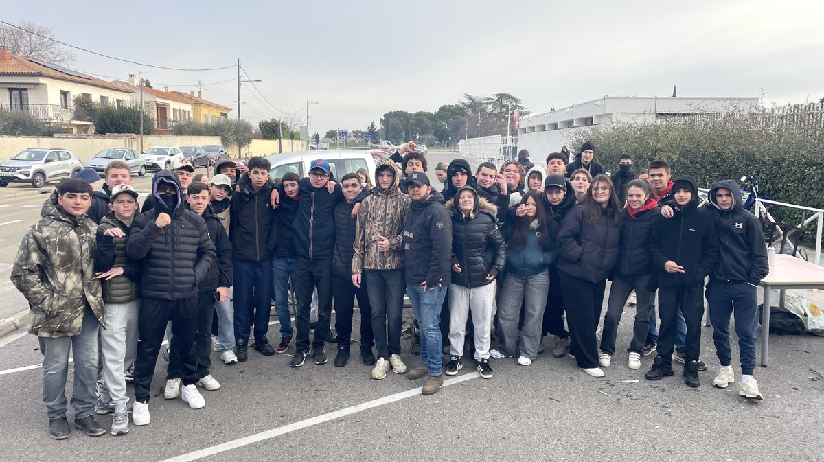 Blocus des élèves de la filière vigne et vin du lycée agricole de Rodilhan (Photo Anthony Maurin)