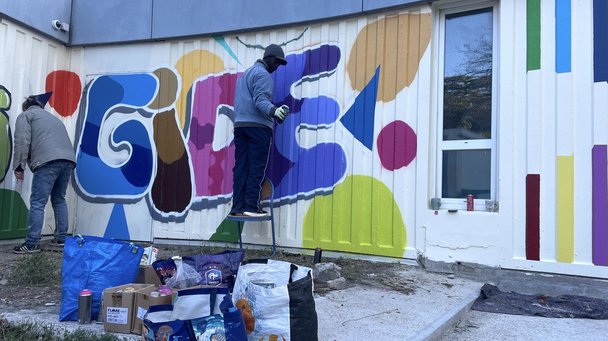 NÎMES Mettre de la couleur pour redonner le sourire