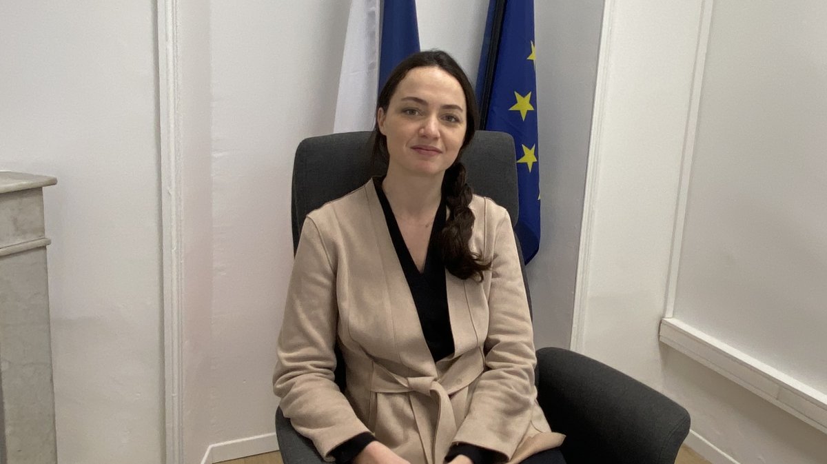 Chloé Ridel dans son nouveau bureau, avenue Jean-Jaurès.