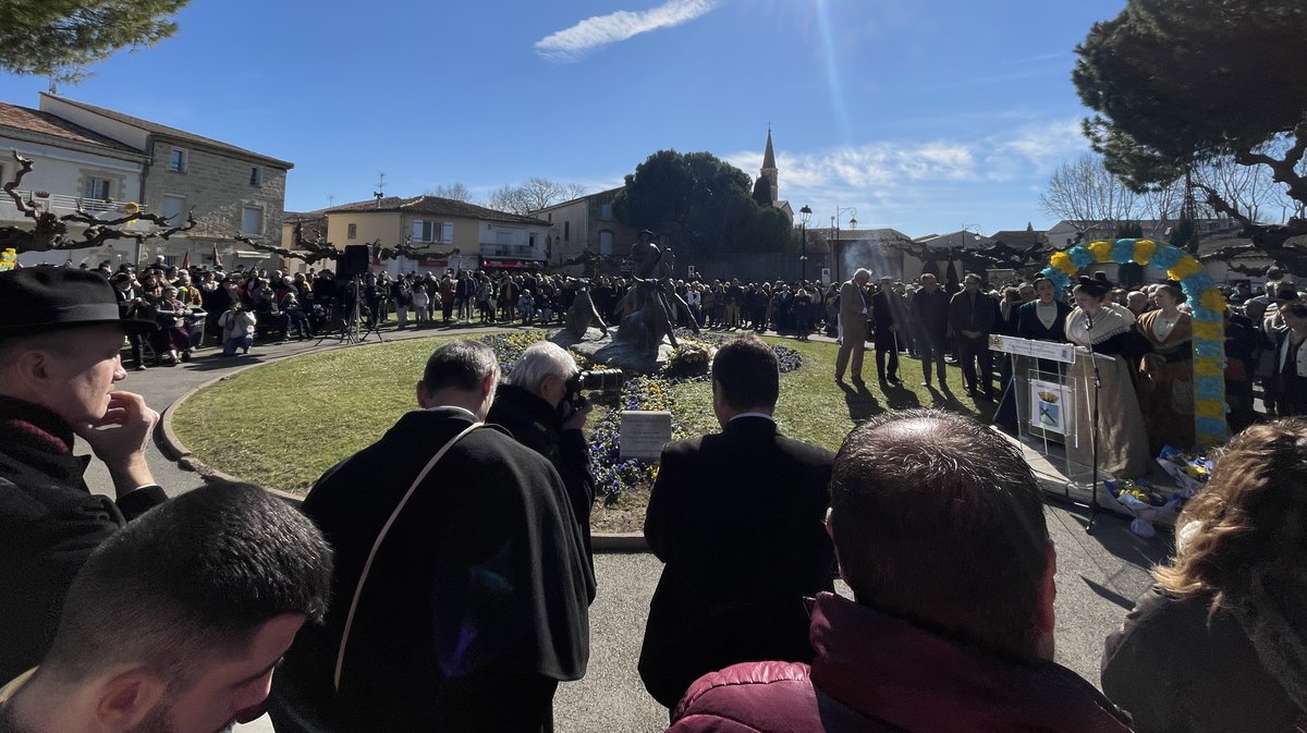 Les élus et personnalités gardois et arlésiens ont rendu hommage à Fanfonne Guillierme devant des centaines d’aficiona