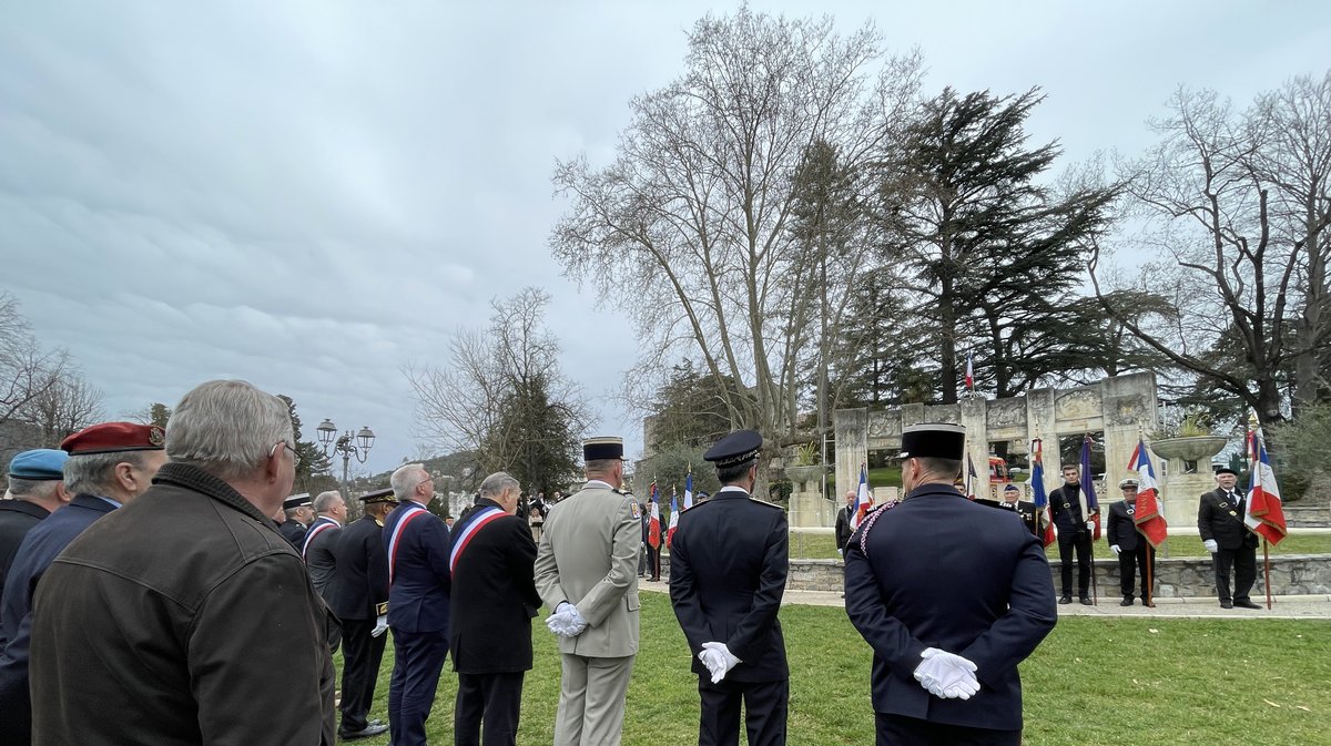 Les élus et représentants alésiens lors du 63e anniversaire du cessez-le-feu de la guerre d'Algérie