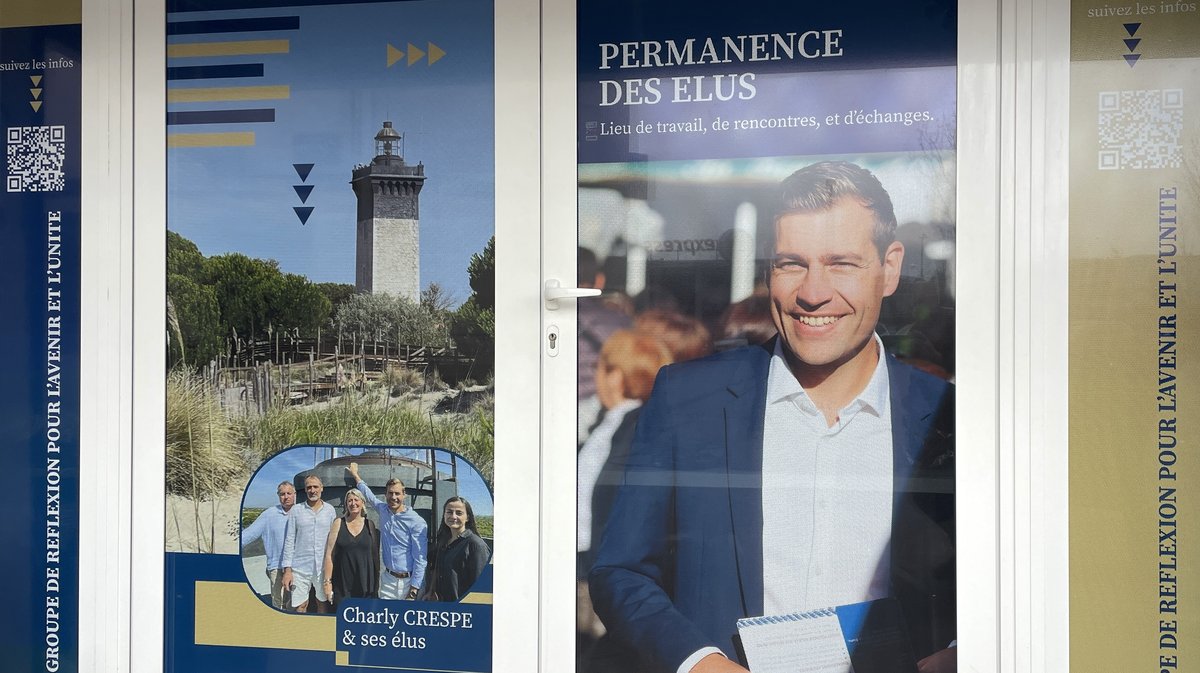 L'inauguration de la permanence des élus "GRAU" avec Charly Crespe au micro (Photo Anthony Maurin)