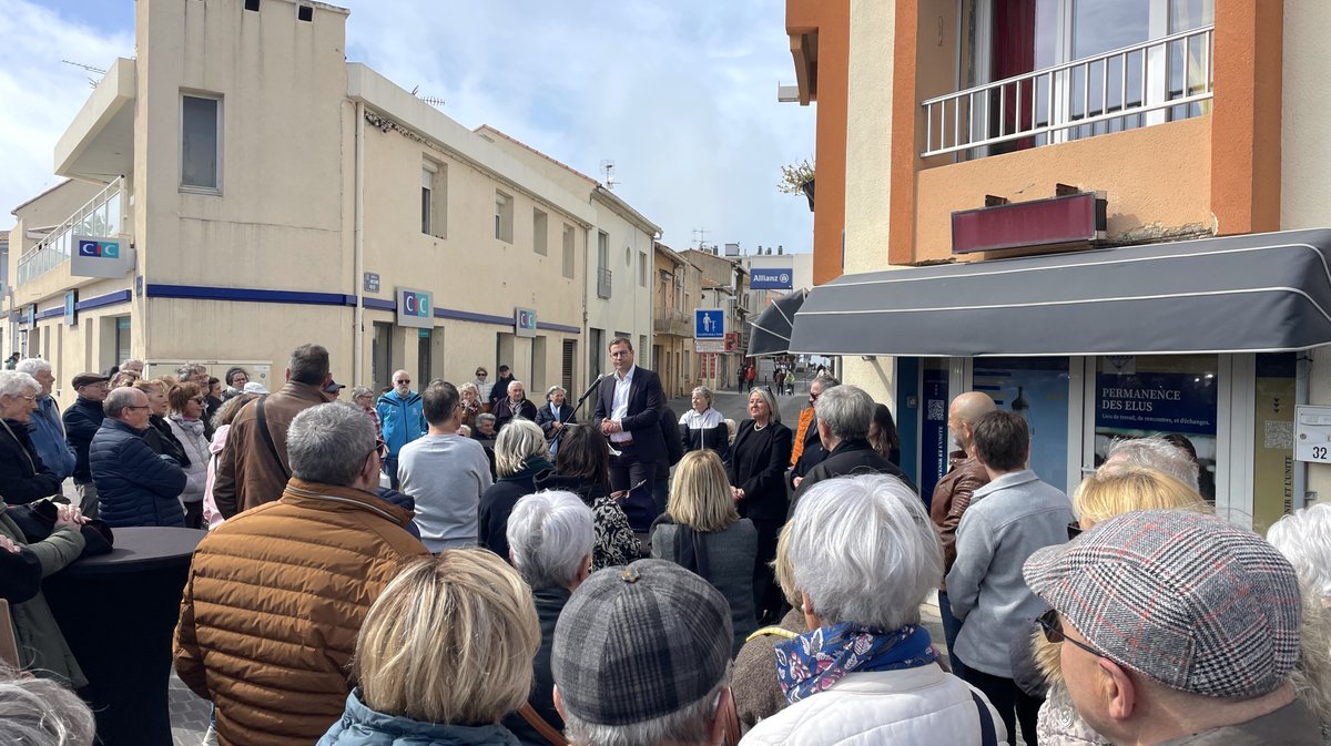 L'inauguration de la permanence des élus "GRAU" avec Charly Crespe au micro (Photo Anthony Maurin)