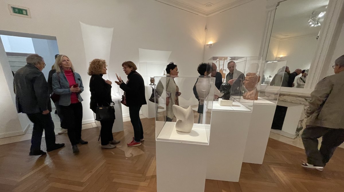 Des photos, des peintures et des sculptures