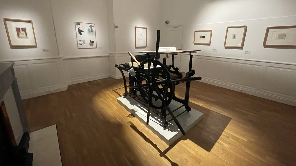Des photos, des peintures et des sculptures
