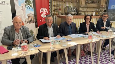 Lors de la conférence de presse ce matin au Novotel Atria
