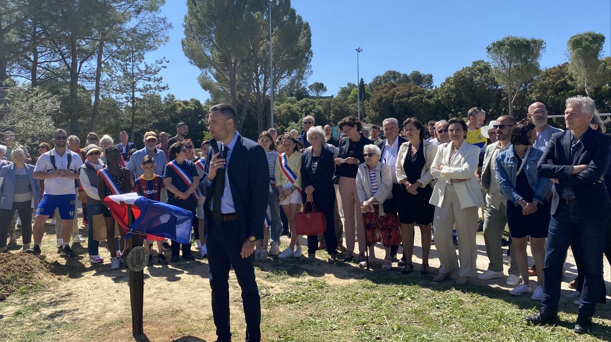 Le maire Jonathan Pire inaugure le parc.