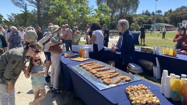 Moment de convivialité lors de l'inauguration du parc.