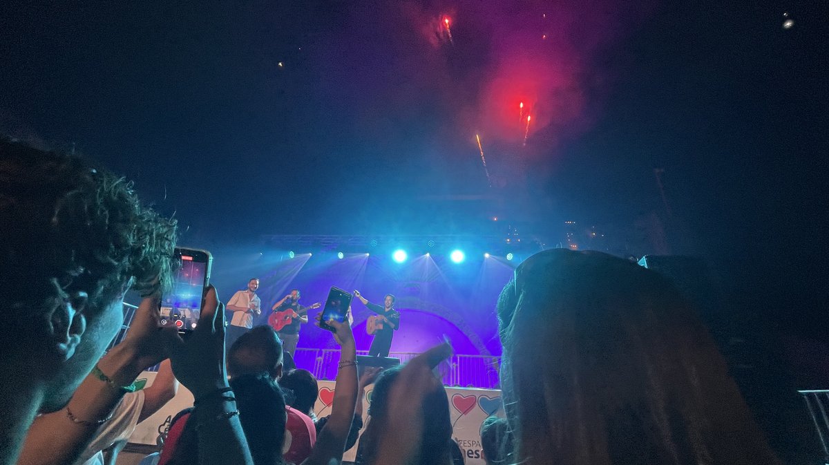 Le concert s'est conclu sous le feu d'artifice, avant la prise de pouvoir des bodegas
