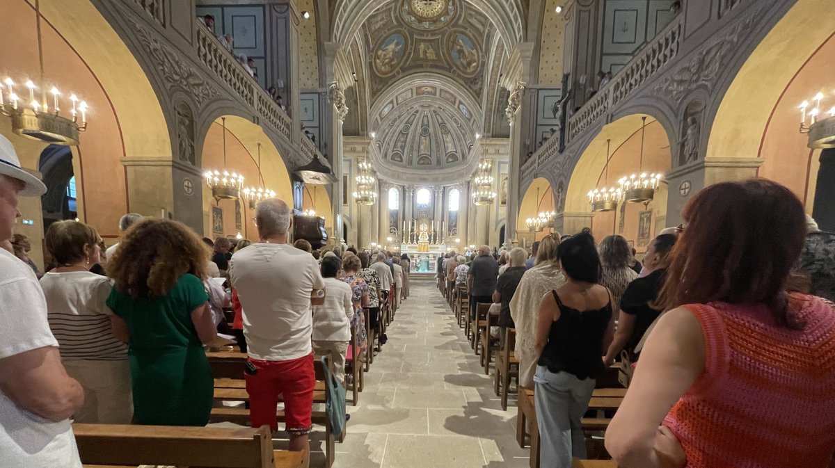La cathédrale Saint-Jean-Baptiste était pleine pour ce septième dimanche de Pâques