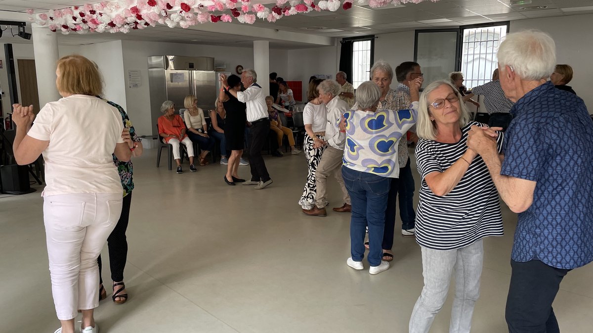 guinguette de la feria nîmes seniors pentecôte 2025