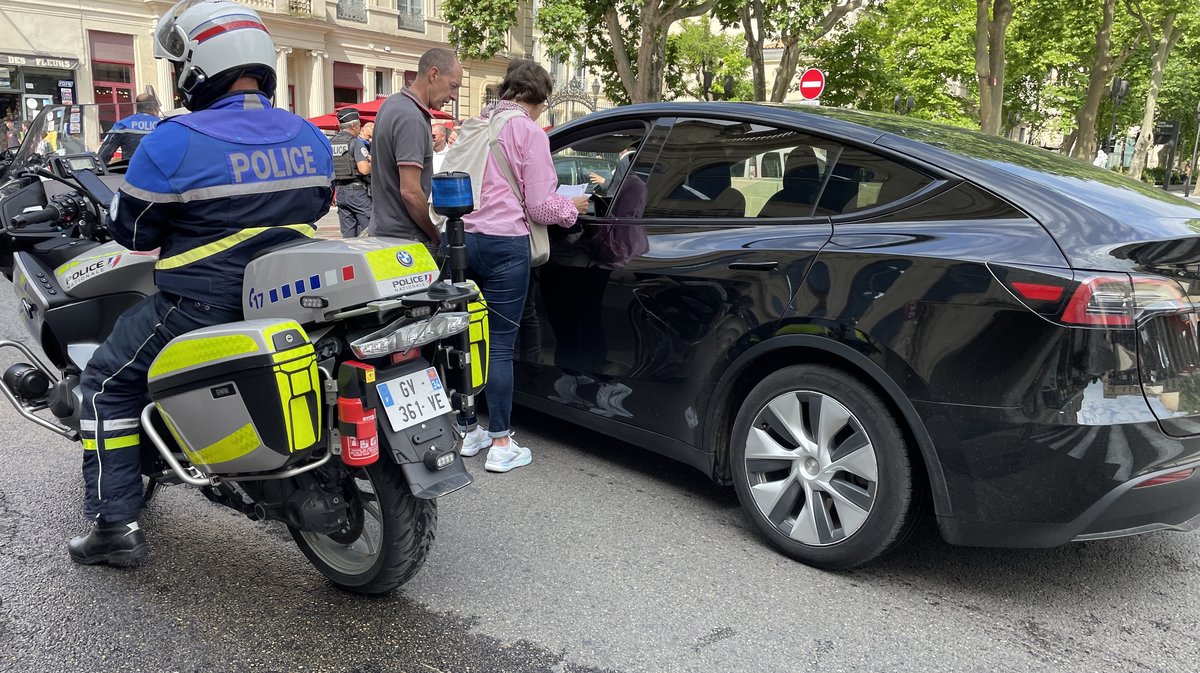 contrôle vtc feria police nationale nîmes