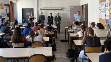 Collège Feuchères minute de silence