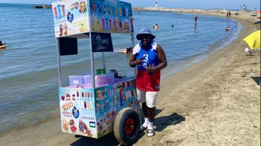 vendeur ambulant plage