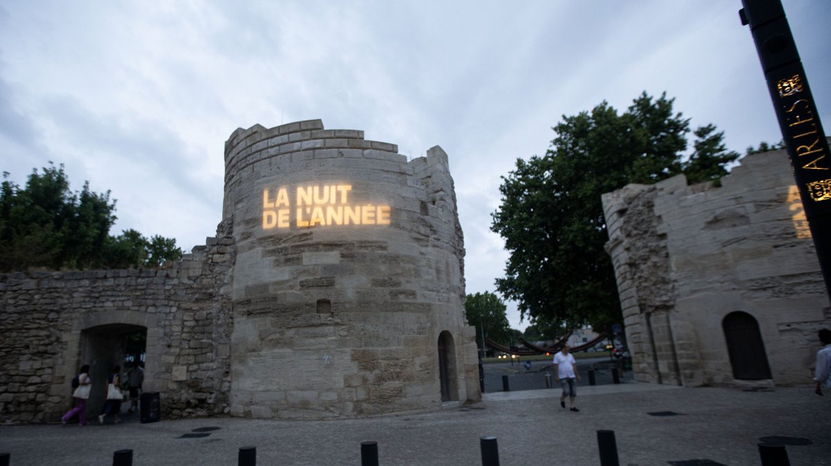 arles la nuit de l'annÃ©e 2025 (yp)