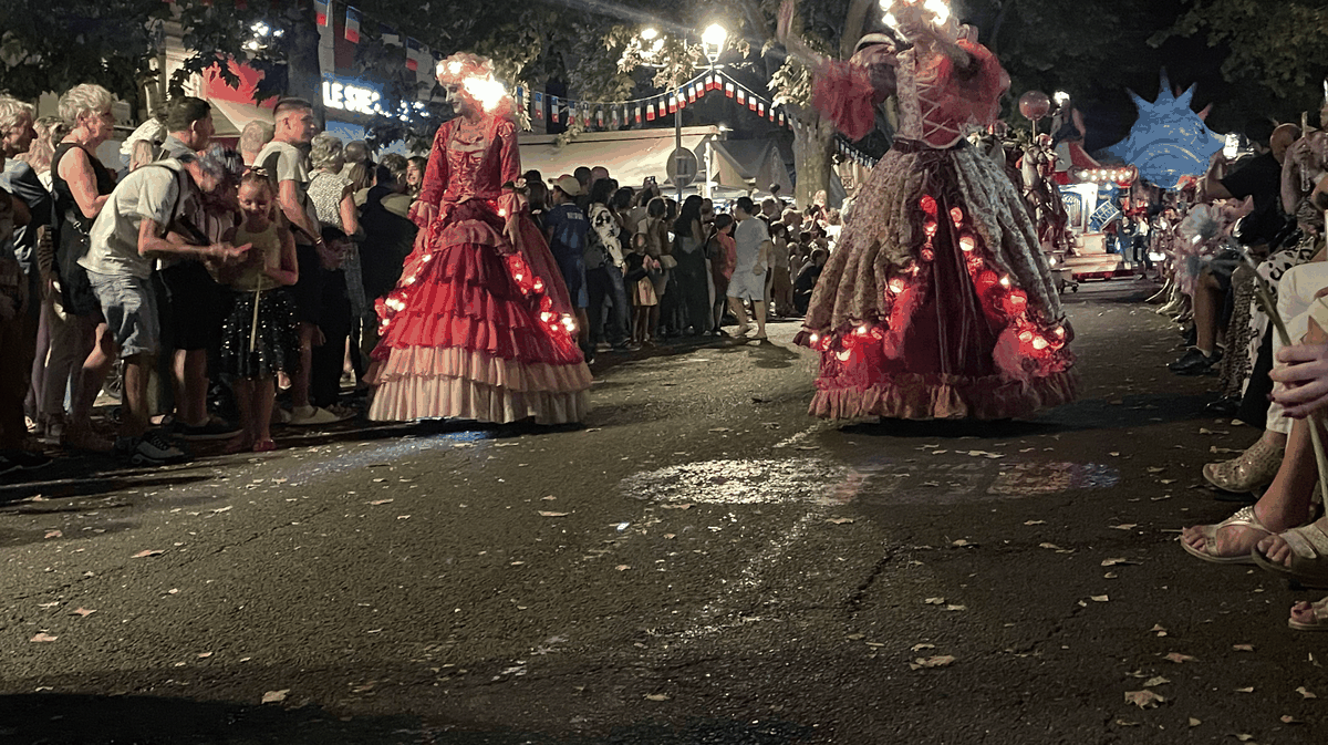 Défilé corsos fleuris d'Alès du 14 juillet 2025