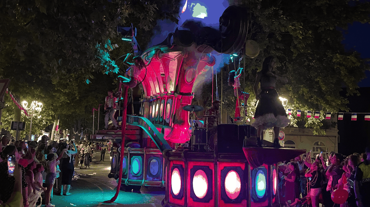 Défilé corsos fleuris d'Alès du 14 juillet 2025
