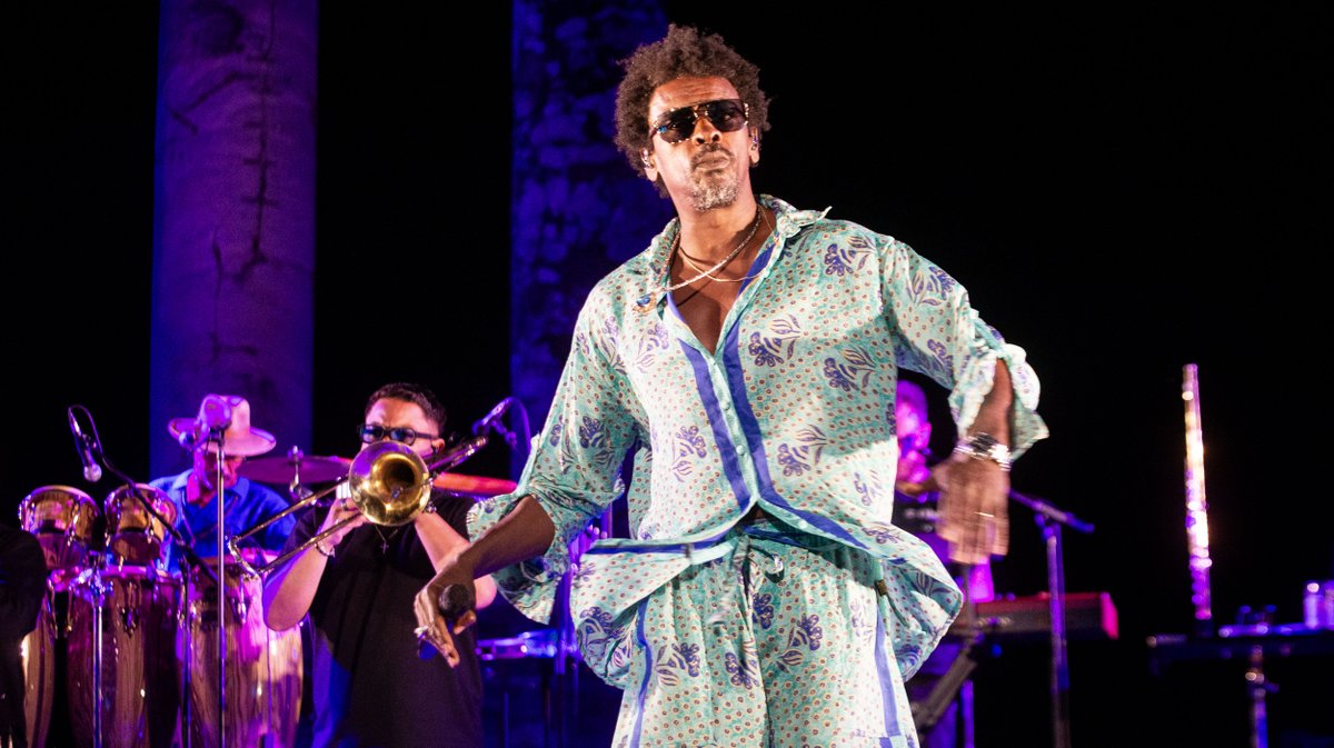 concert arles les suds seu jorge 2025 theatre antique  (yp)