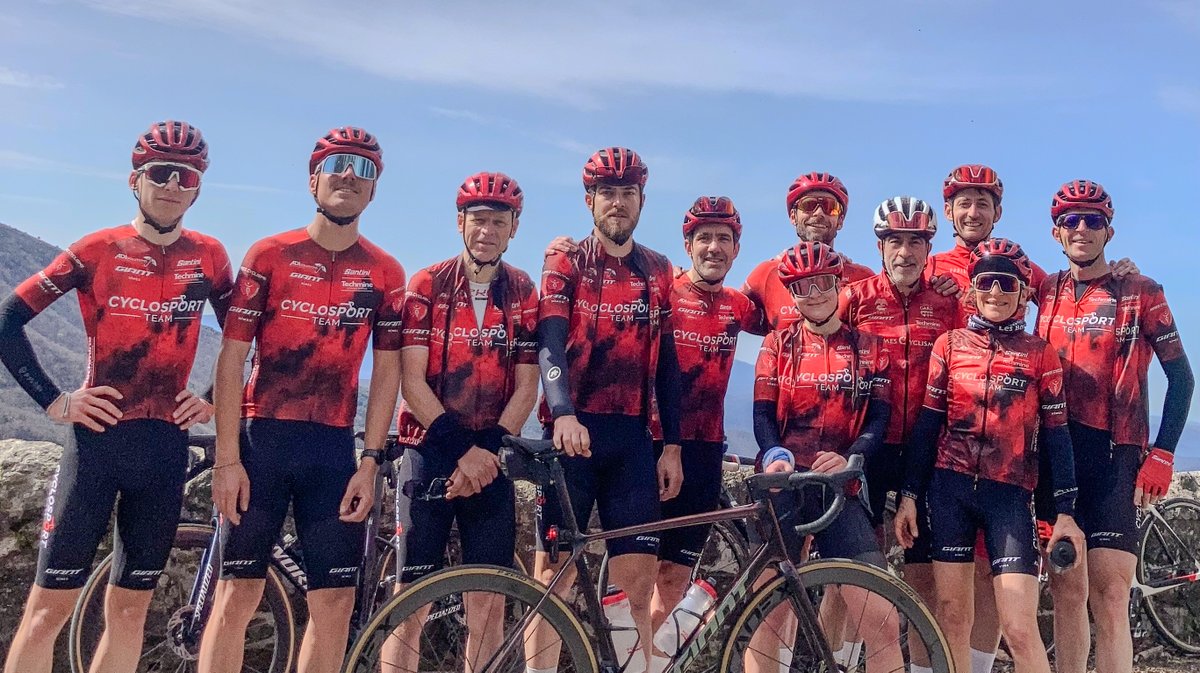 Une partie du club Nîmes Cyclisme