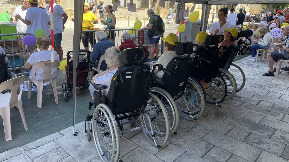 Le Tour de France 2025 de passage à Uzès