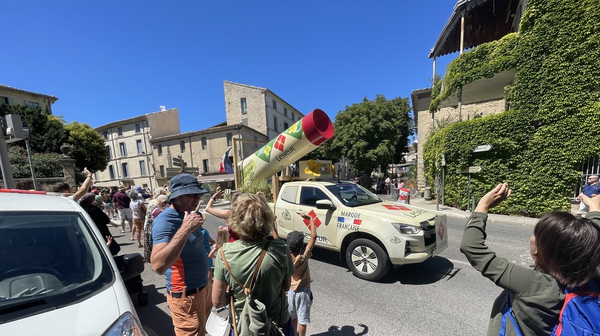 Le Tour de France 2025 de passage à Uzès