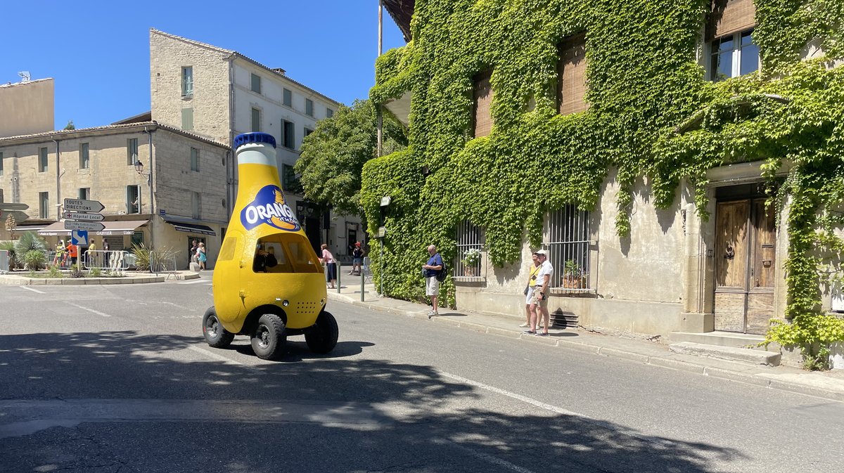 Le Tour de France 2025 de passage à Uzès