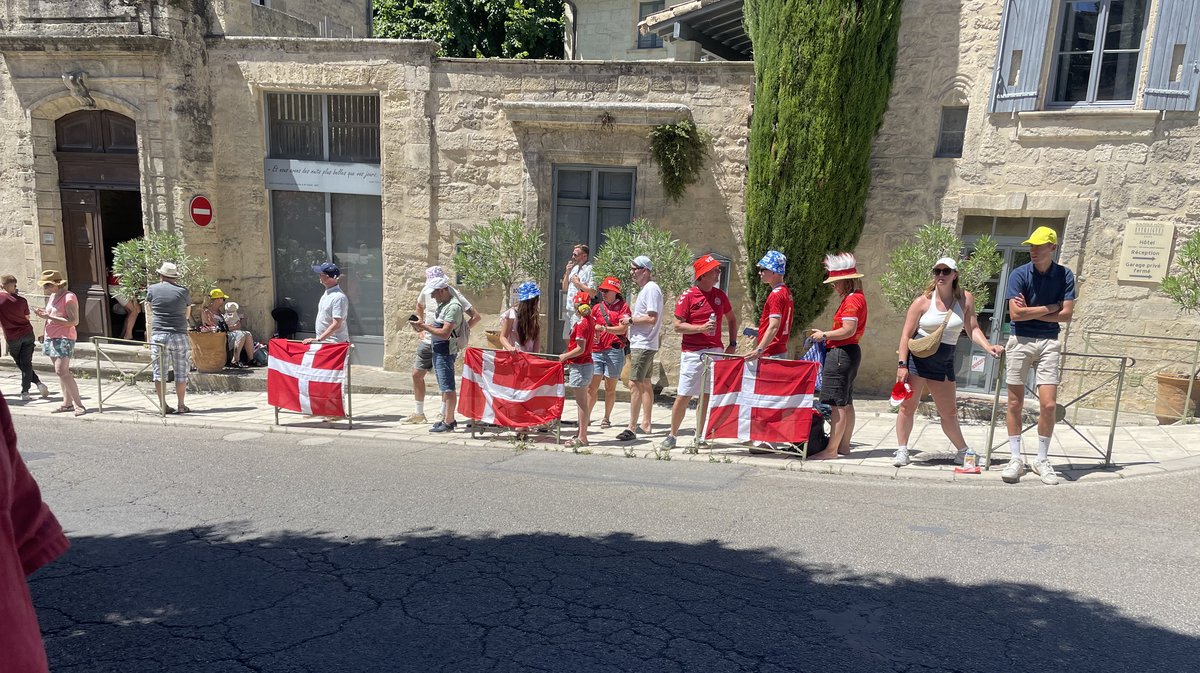 Le Tour de France 2025 de passage à Uzès