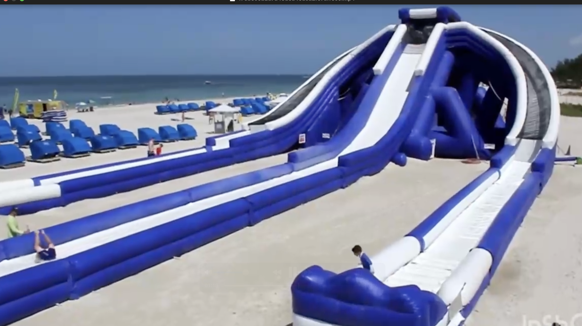 La Mega Slade XXL est passé par Long Island, à New York, et Wave Island, à Monteux