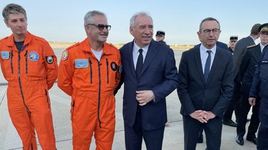 françois Bayrou visite garons sécurité civile bruno retailleau incendie